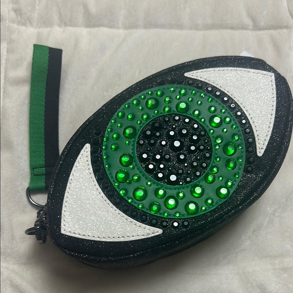 Green and Black Beaded Wristlet